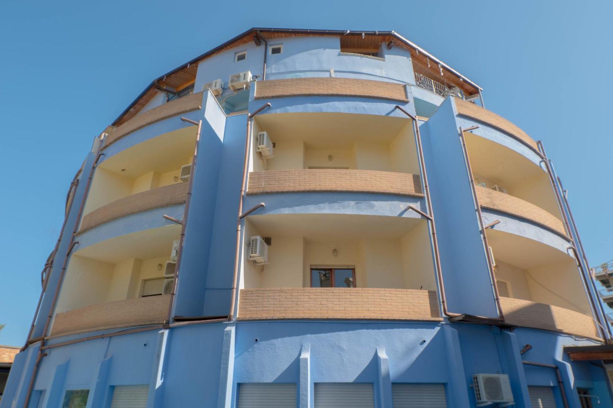 Hotel Albatros Розето-дельи-Абруцци Экстерьер фото