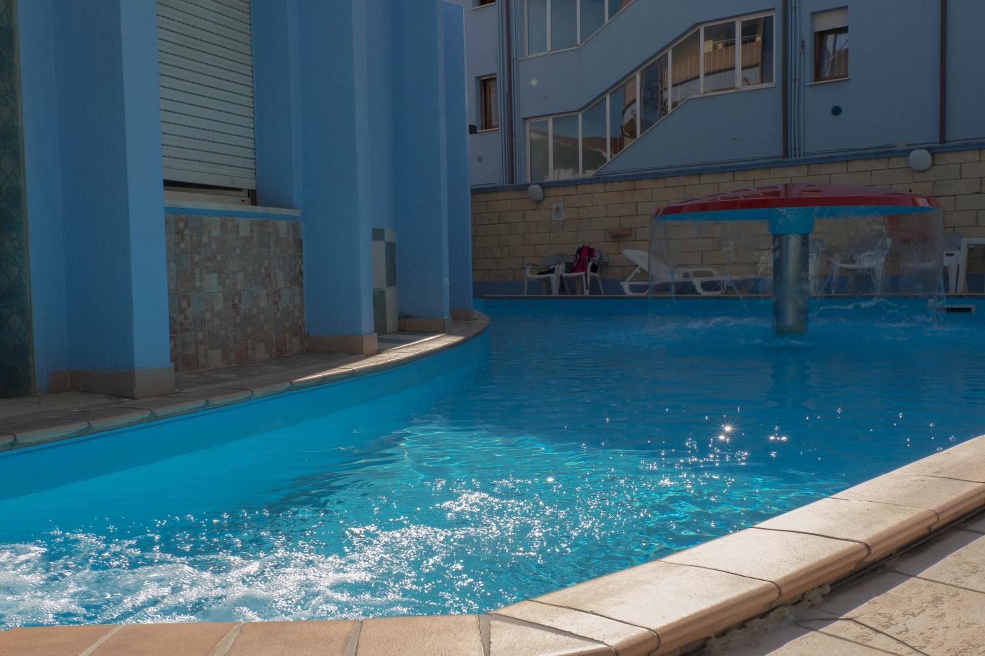 Hotel Albatros Розето-дельи-Абруцци Экстерьер фото